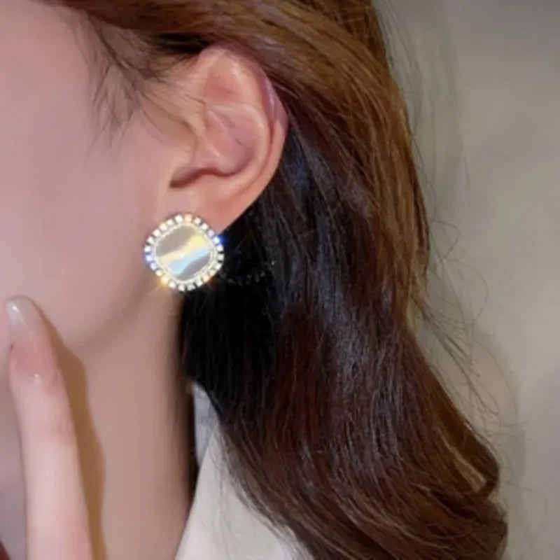 Chic Quadratische Ohrstecker mit Opal und Zirkonia