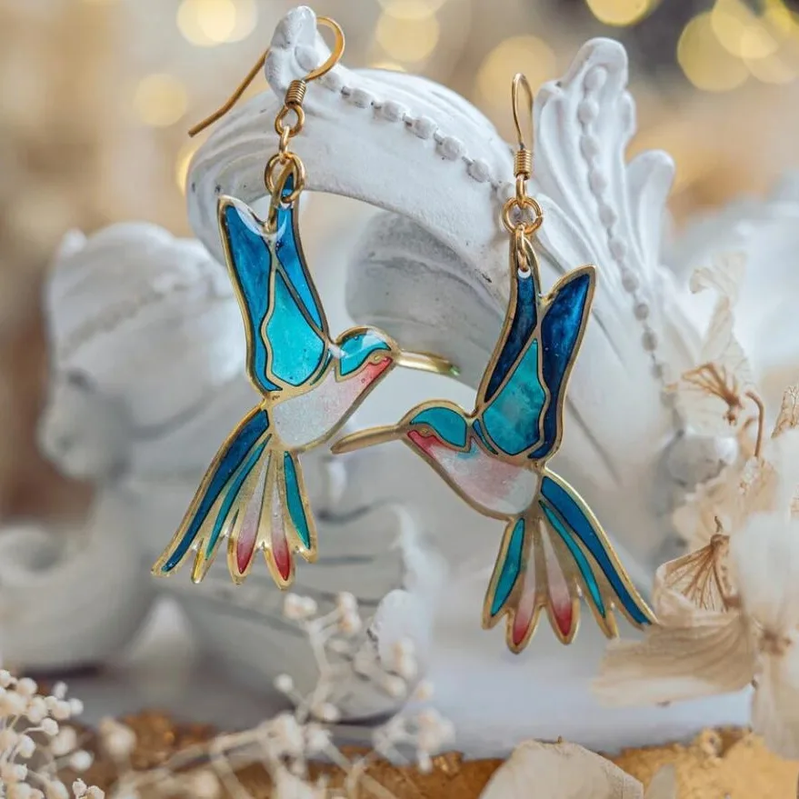 Ohrringe mit Kolibri aus Gold und blauer Emaille